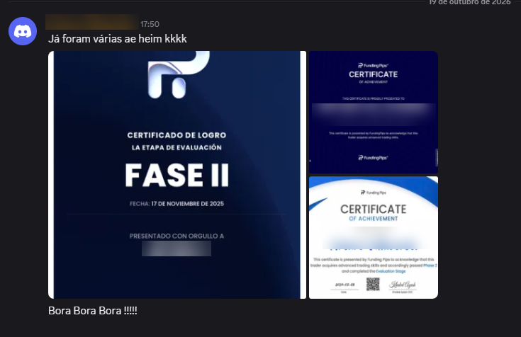 Aluno no Discord mostrando os certificados de aprovação nas fases de avaliação da FundingPips
